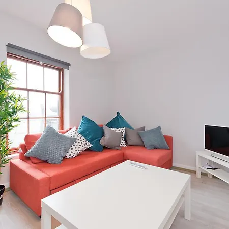 Abbey Street Apartment *